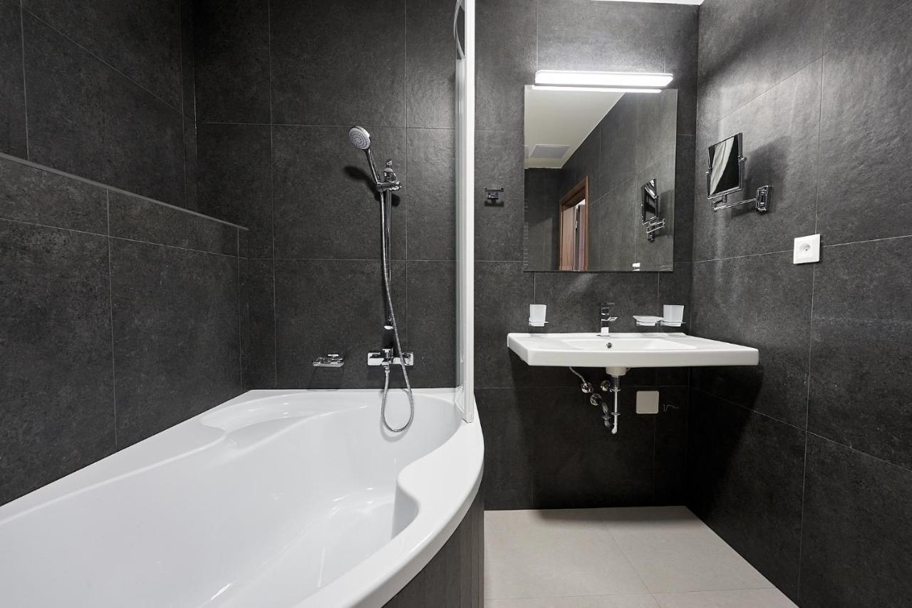 Wellness Hotel Queens Marianske Lazne Exterior photo