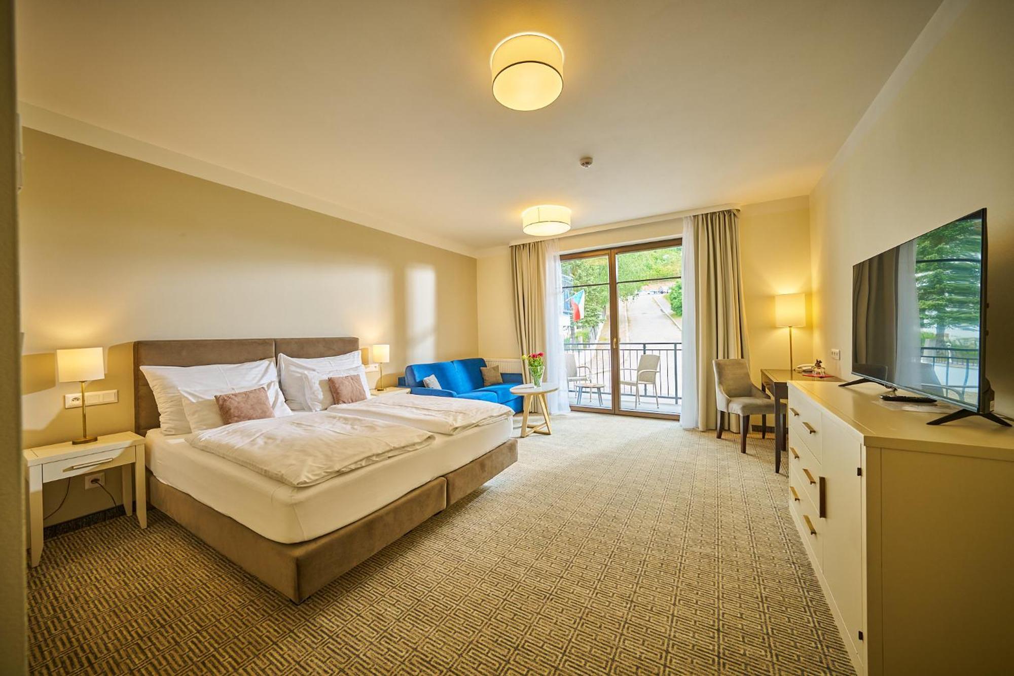 Wellness Hotel Queens Marianske Lazne Exterior photo