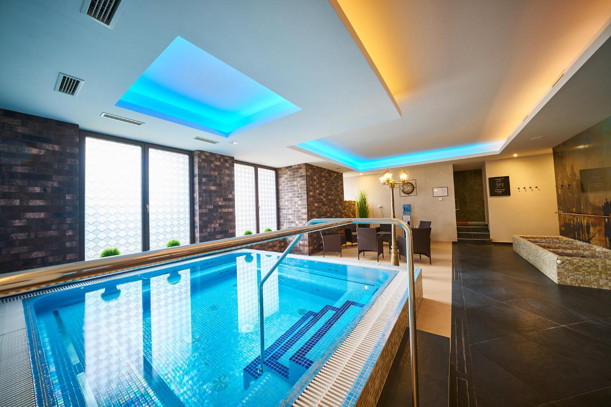 Wellness Hotel Queens Marianske Lazne Exterior photo